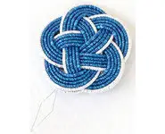 Enfile-aiguille bleu